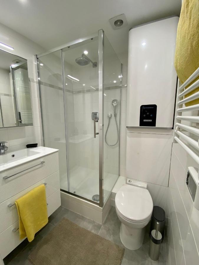 Chez Les Artistes De Menilmontant Apartment Paris Exterior foto